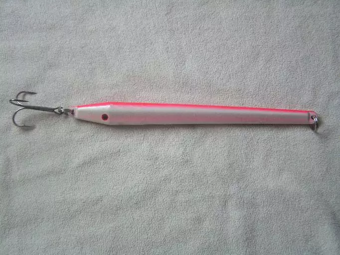 Gadusen Turska-pilkki 600g,väri:Puna-Valkoinen 3 Gadusen Turska-pilkki 600g,väri:Puna-Valkoinen