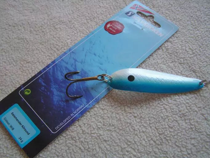 Solvkroken Salamander Allround 24g,väri:W/B 3 Solvkroken Salamander Allround 24g,väri:W/B