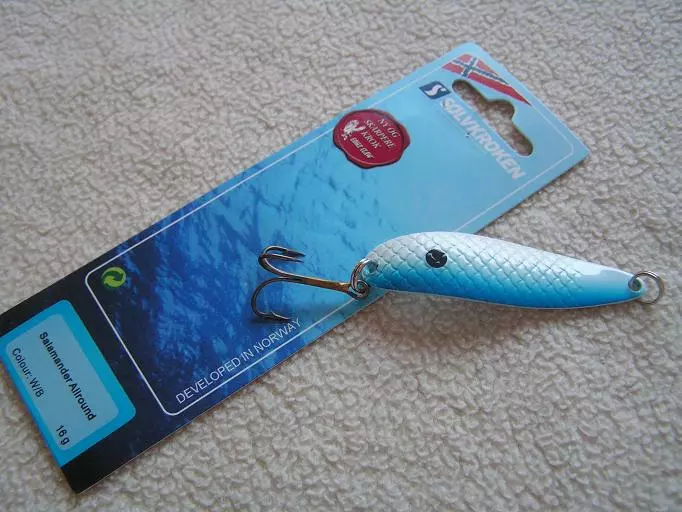 Solvkroken Salamander Allround 16g,väri:W/B 3 Solvkroken Salamander Allround 16g,väri:W/B