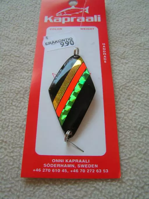 Kapraali-rautupilkki 60mm,Malli:8,Musta-Kupari,kultainen-,punainen- Ja Vihreä Teippi-raita 3 Kapraali-rautupilkki 60mm,Malli:8,Musta-Kupari,kultainen-,punainen- Ja Vihreä Teippi-raita